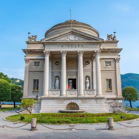 Elegant Beige Apartment - 5 Minutes From The Lake Como Exterior photo