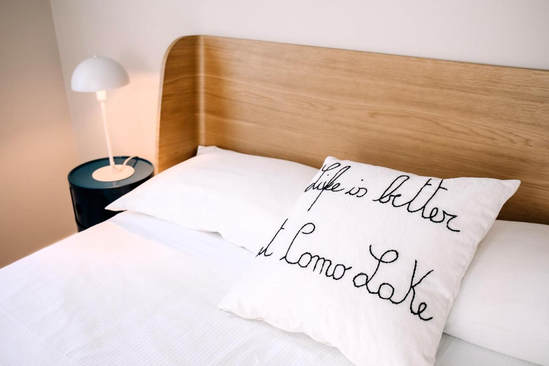 Elegant Beige Apartment - 5 Minutes From The Lake Como Exterior photo