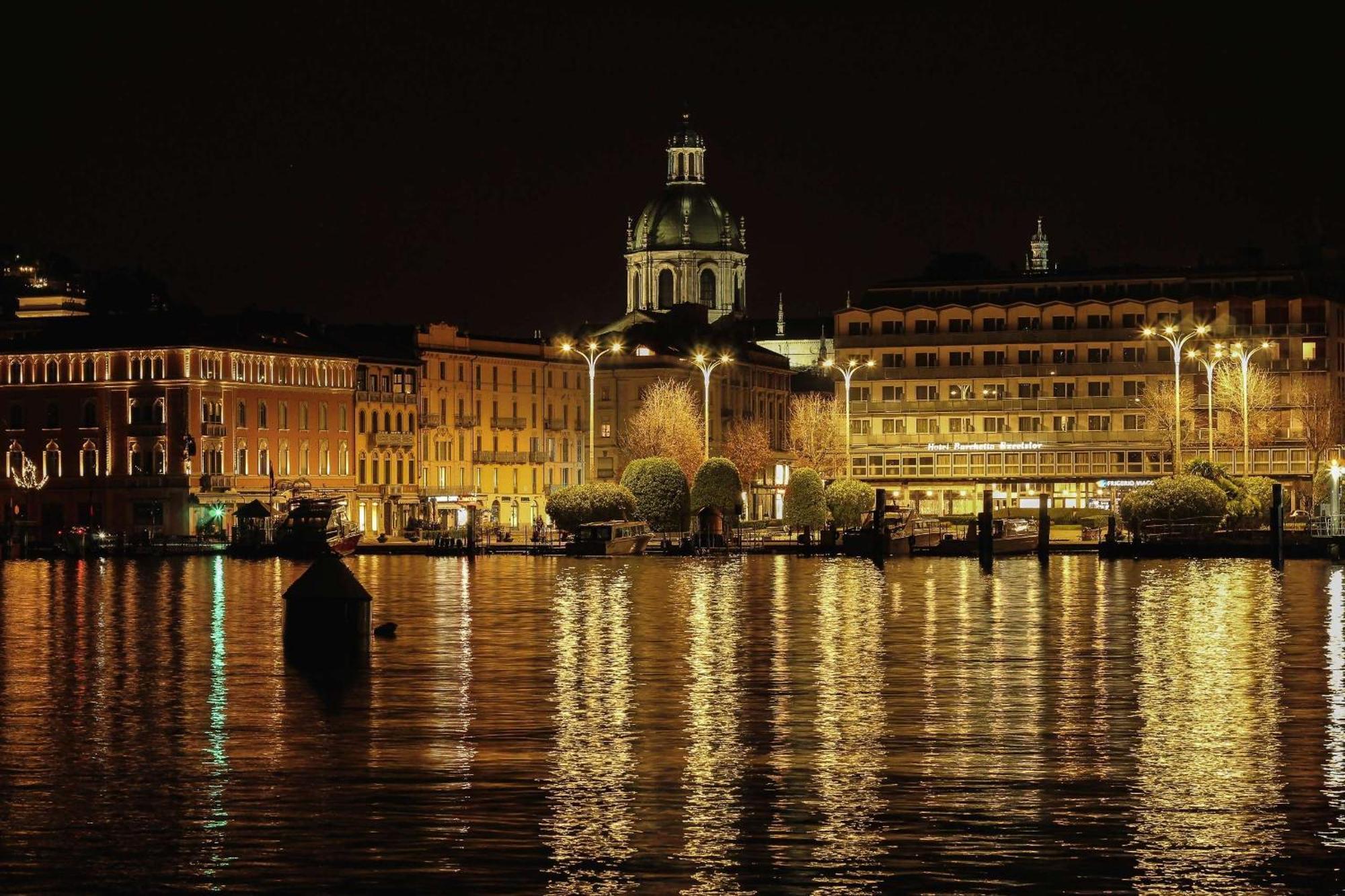Elegant Beige Apartment - 5 Minutes From The Lake Como Exterior photo
