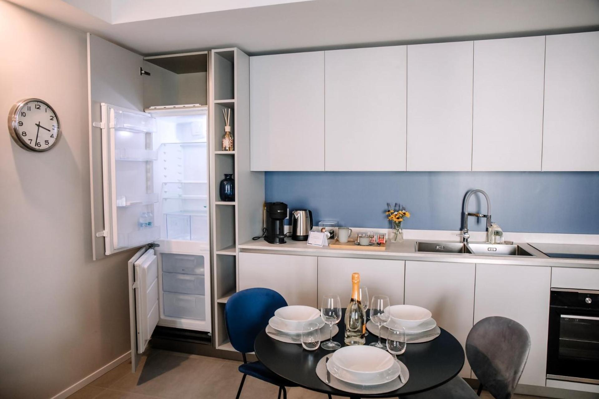 Elegant Beige Apartment - 5 Minutes From The Lake Como Exterior photo