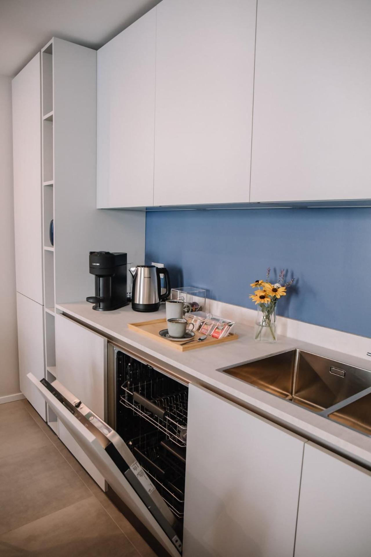 Elegant Beige Apartment - 5 Minutes From The Lake Como Exterior photo