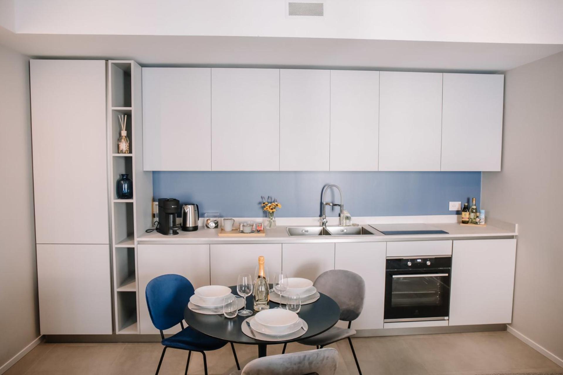 Elegant Beige Apartment - 5 Minutes From The Lake Como Exterior photo